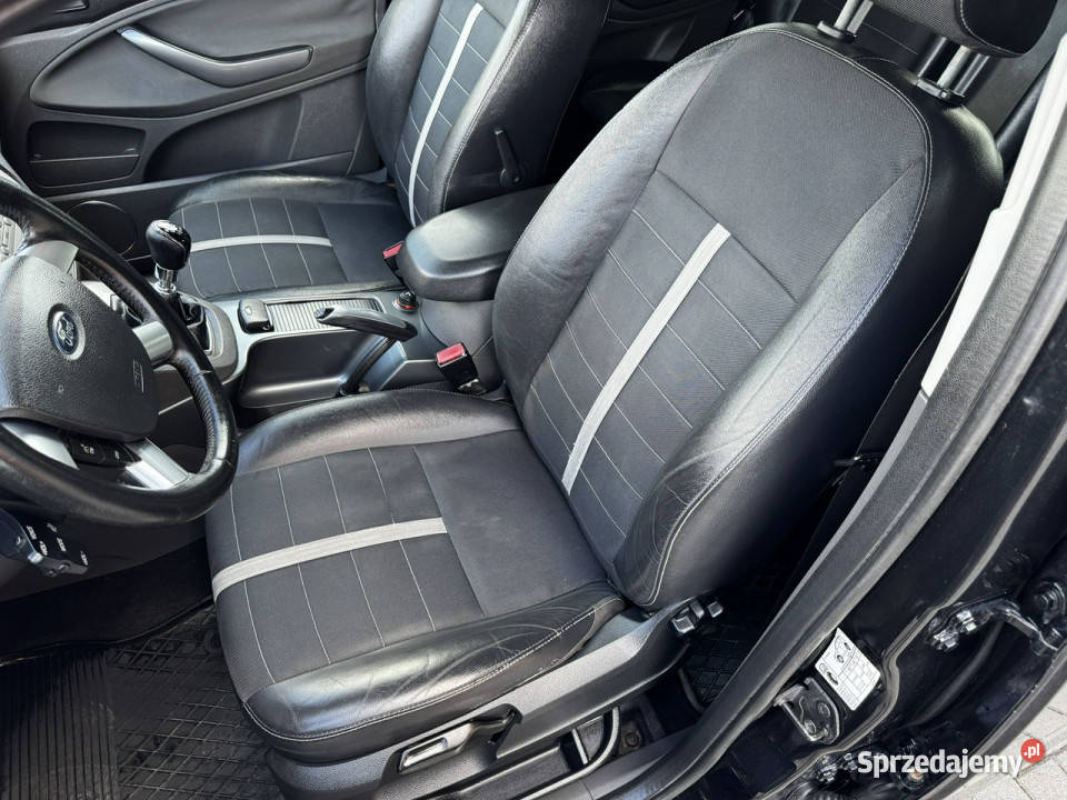 Ford Kuga Zarejestrowany Klima tronik Park lakier metallic Samochody osobowe Modliborzyce sprzedam