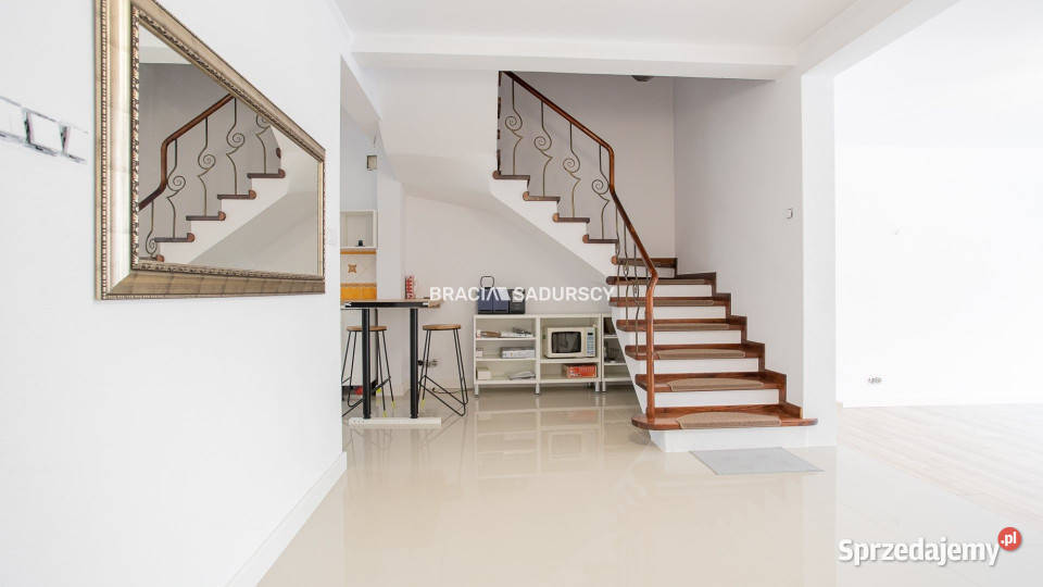 wynajmu domu szeregowego 1392m2 Kraków Dąbrowa