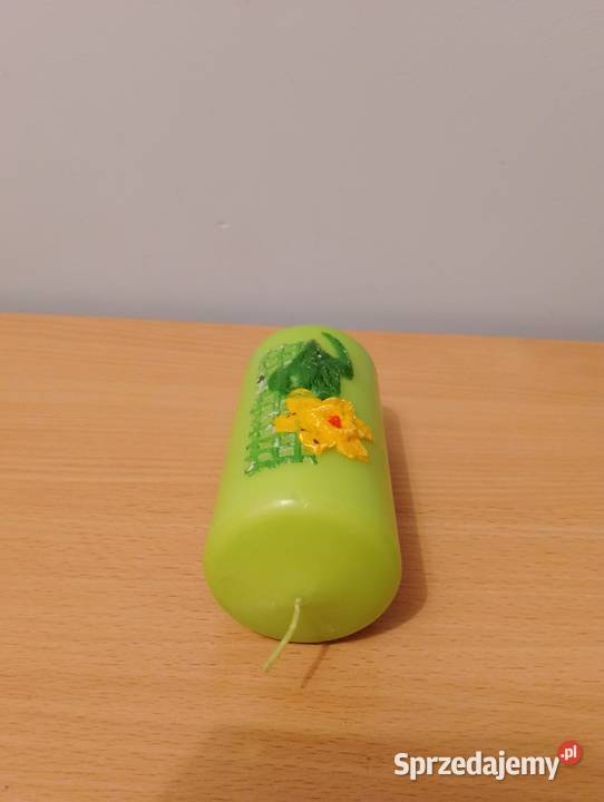 ŚWIECZKA stojąca ozdobna zielona świeca woskowa odcienie zieleni Złotniki