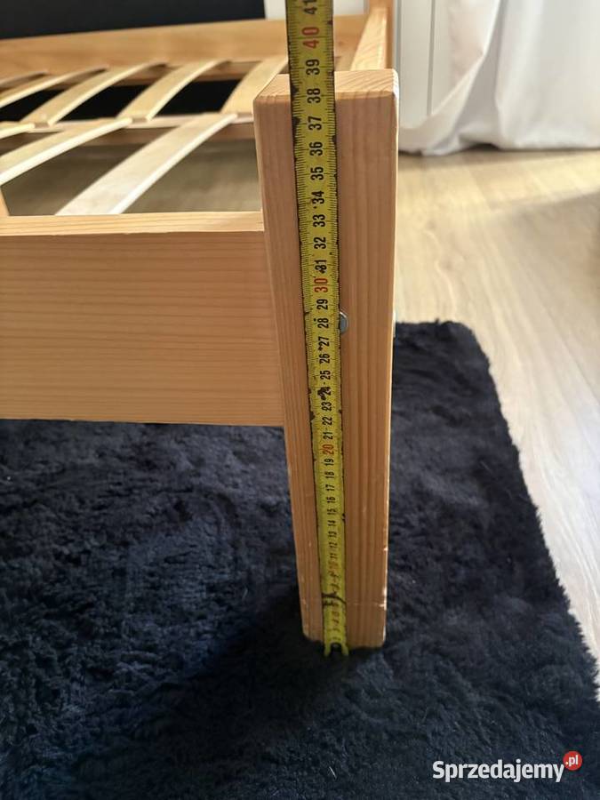 Drewniane łóżko ze stelażem Konin