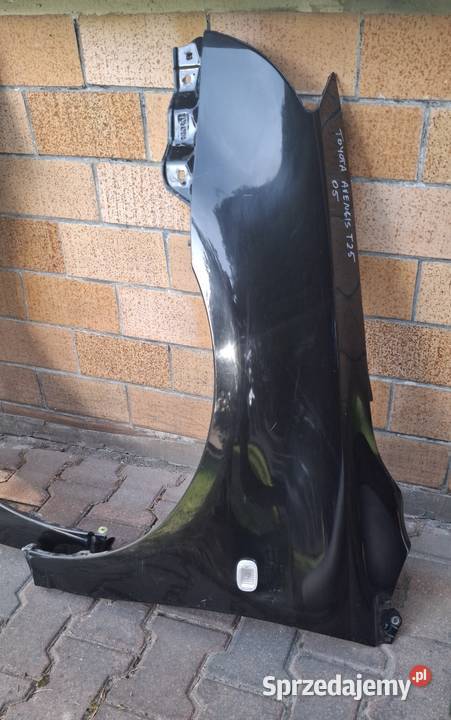 Błotnik Toyota Avensis T25 osobowe