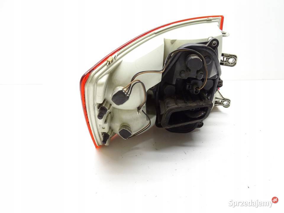 LAMPA PRAWA PRAWY TYŁ TYLNA SKODA OCTAVIA III HB