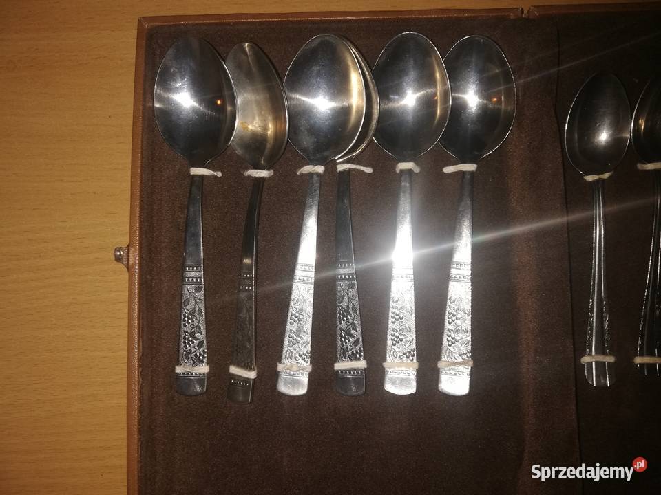 Komplet 6 łyżek i 6 łyżeczek w pudelku PRL stan Pozostałe Pozostałe sprzedam