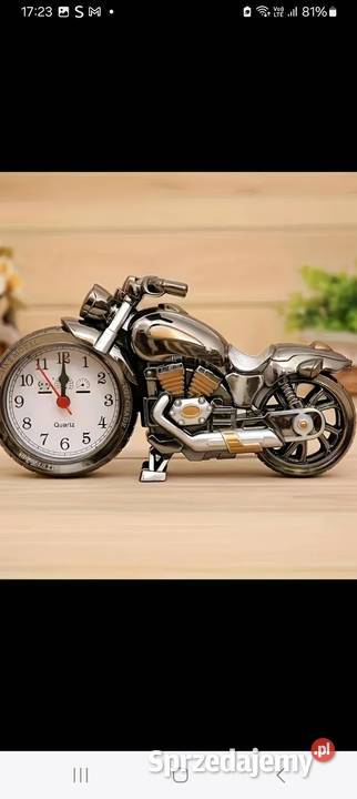 Zegarek oprawiony w motocykl