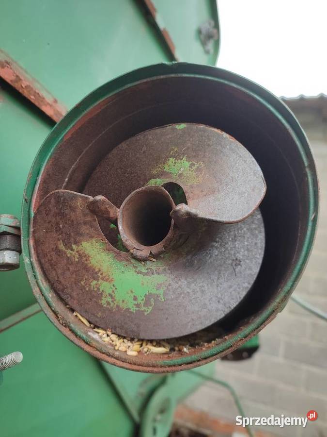 Rura wysypu wyładowcza kombajnu zbożowego marki Brzeziny