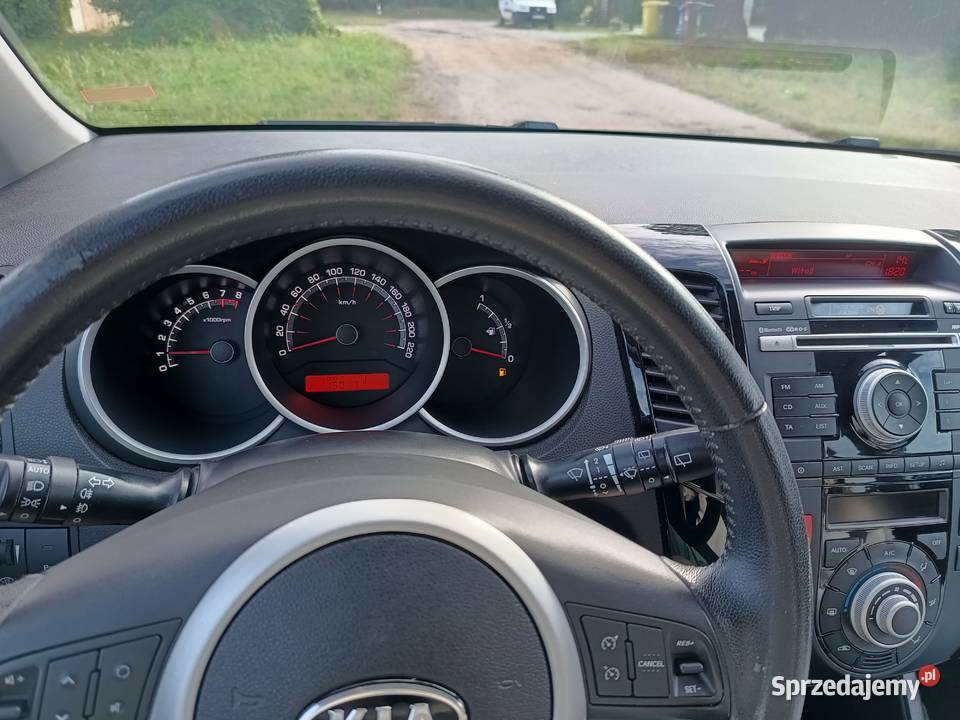 Kia Venga 16 benzyna Zarejestrowany Bezwypadkowy manualna Venga Pabianice