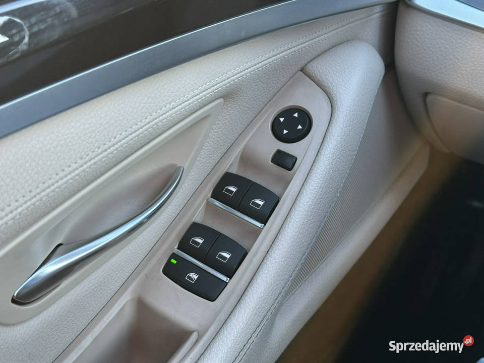 BMW 528 BMW F10 528i xDrive 245 2016r M pakiet światła przeciwmgielne