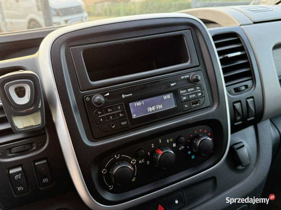 Renault Trafic brygadówka salon Polska6osobowy przyciemniane szyby Dąbrowa sprzedam