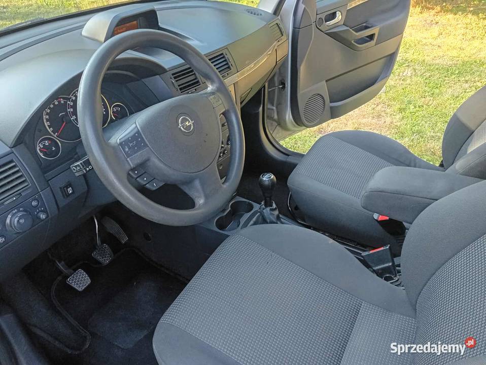 Opel Meriva 16 benzynagaz nieuszkodzony Opel Świdnik sprzedam
