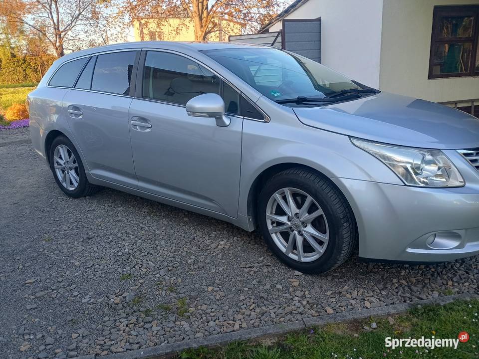 Toyota Avensis Kombi 22 D4D 150 D Sol 2011 nieuszkodzony podkarpackie Dobieszyn