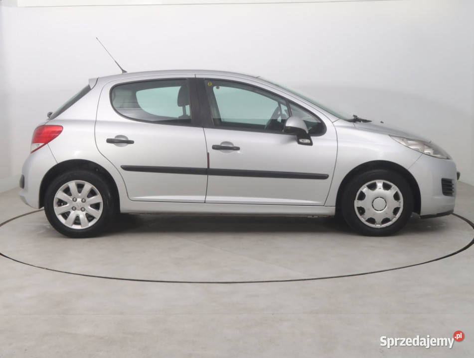 Peugeot 207 14 elektryczne szyby sprzedam
