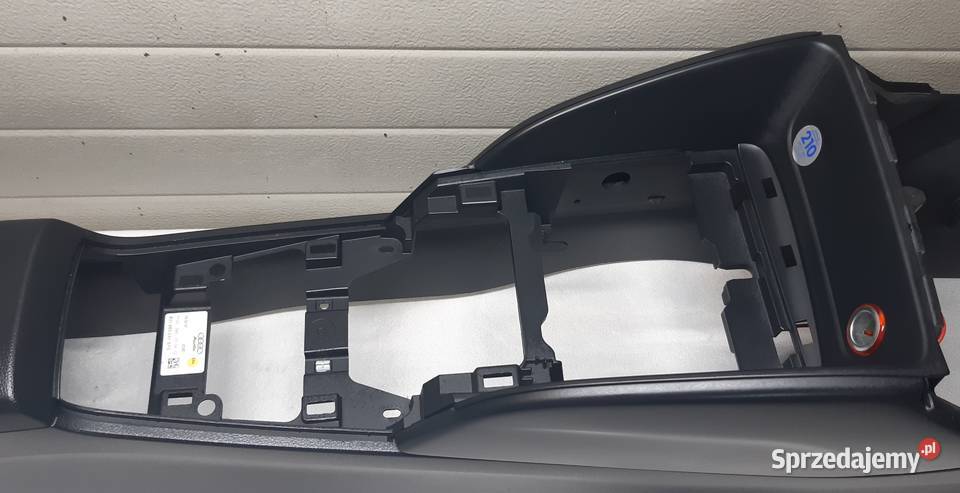 TUNEL ŚRODKOWY AUDI A3 8V 8V1863241 Mielęcin sprzedam