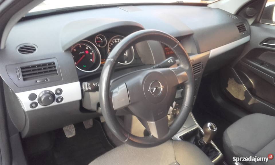 Wutam sprzedam opla astre uszkodzona wsrte Warszawa