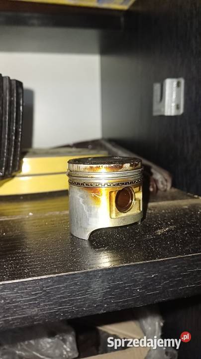 Zestaw głowica cylinder 139fmb 4t świętokrzyskie Prząsław Mały sprzedam