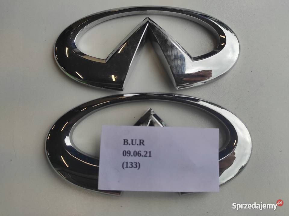 EMBLEMAT LOGO NA GRILL INFINITI QX70 0917