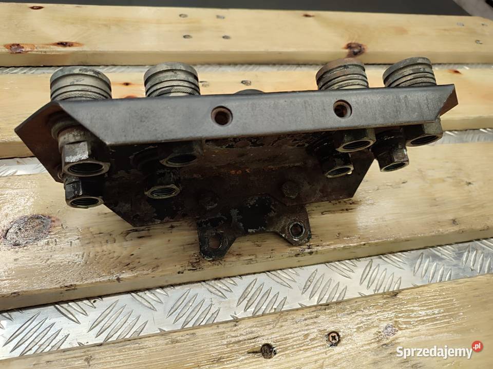 Gniazda hydrauliczne szybkozłącza SAME TITAN 160 Wilkowo