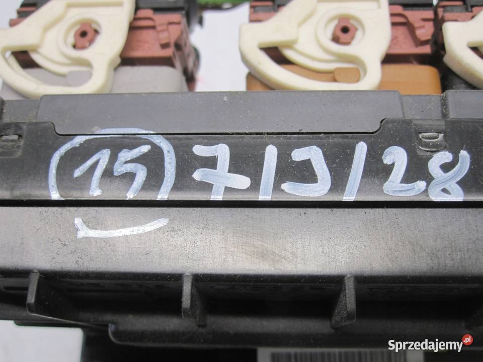 PEUGEOT 5008 I skrzynka bezpieczników 9675877980 Motoryzacja świętokrzyskie Kielce