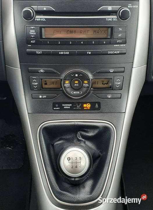 Toyota Auris 6 nieuszkodzony Auris Toyota śląskie
