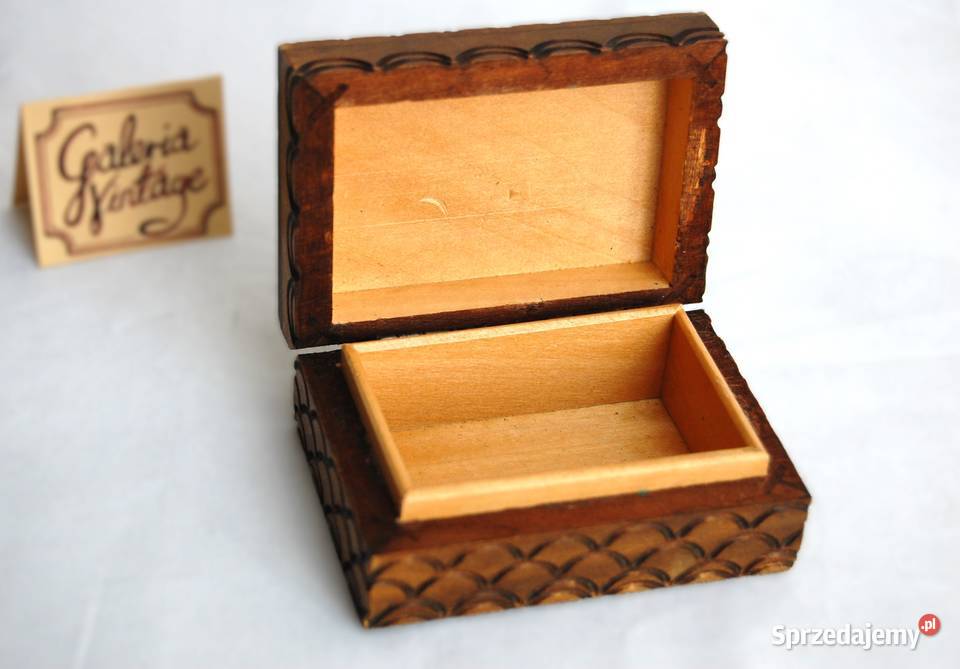 Drewniana szkatułka rzeźbiona inkrustowana Lublin