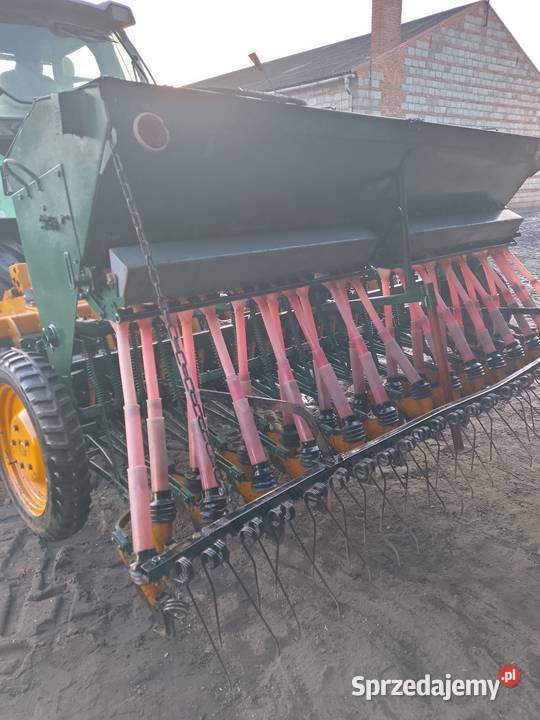 Zestaw uprawowo siewny siewnik Siewniki i sadzarki