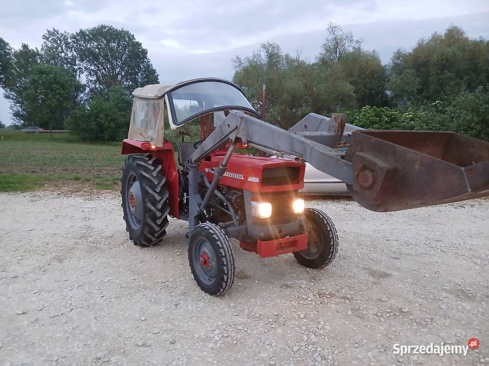 Ciągnik Mf 133 z turem Nowy Korczyn