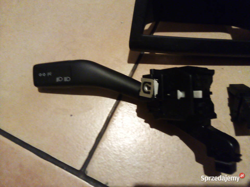 WV golf 5 lampa tylna prawa Leszno