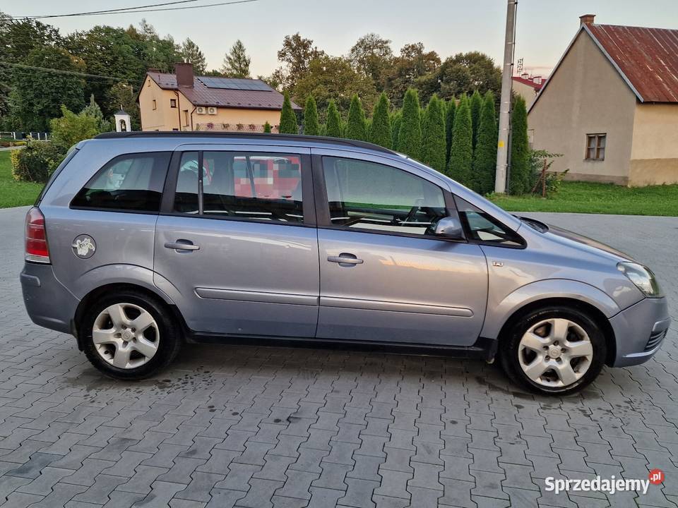 Opel Zafira B 19 CDTI Klimatyzacja hak