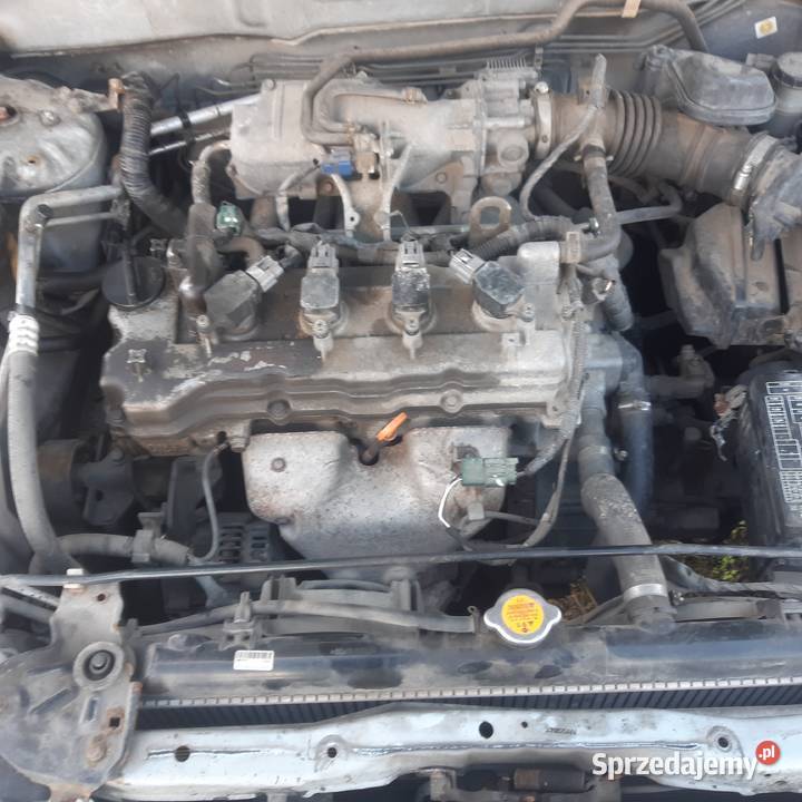 Nissan Almera N16 15 benzynaczesci sprzedam