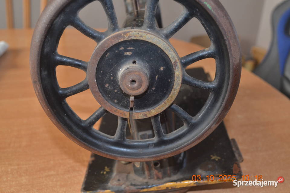Stara maszyna do szycia Vesta Gruszczyn