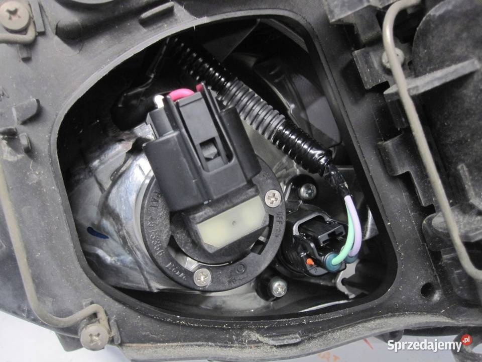 LEXUS IS II 08r lampa lewa przód ANGLIK Lampy przednie