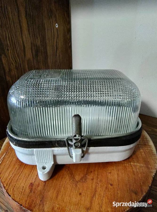 Lampa przemysłowa kanałowa OPKZ 60 PRL oprawa Oprawy i oczka Przeczów sprzedam