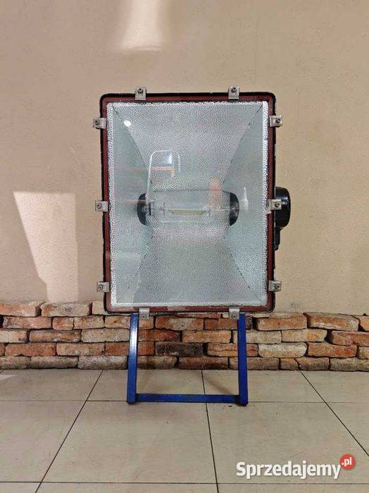 Oświetlenie masztowe 2000W 400V IP65 stelaż Gastronomia Góra