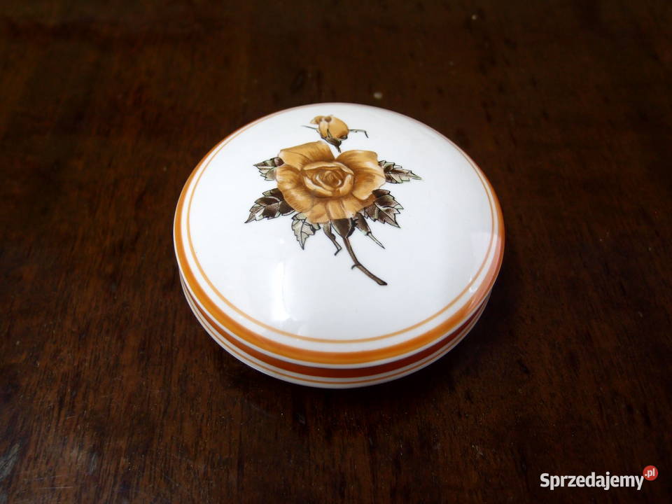 Bomboniera porcelanowa w kwiaty Ćmielów Porcelana i szkło łódzkie sprzedam