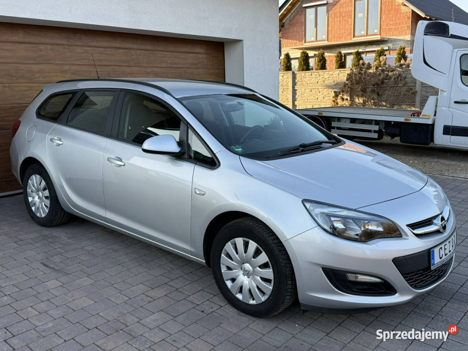 Opel Astra Sports Tourer Opel Astra 16 diesel wspomaganie kierownicy Konradów