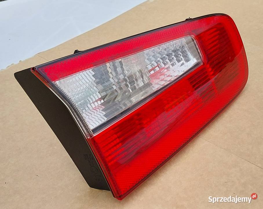 LAMPA TYŁ TYLNA LEWA W KLAPĘ RENAULT LAGUNA II Mielęcin