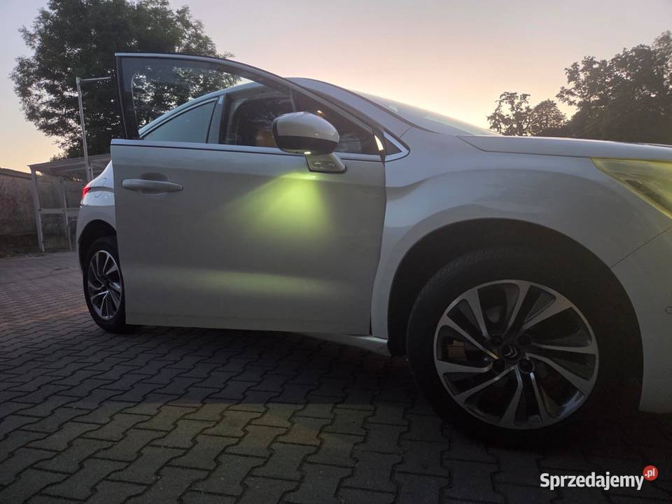 Citroen 16 DS4 2013 biała perła półautomat Wschowa