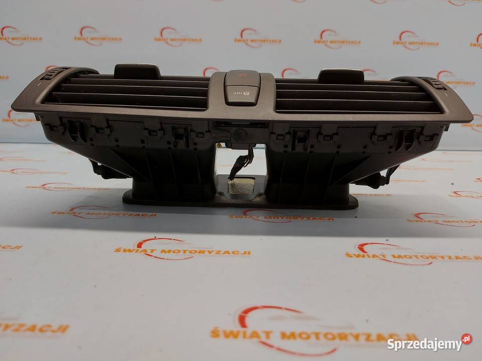 BMW 1 E82 11r kratka nawiewu środkowa 7059189 Kratki nawiewu Kielce