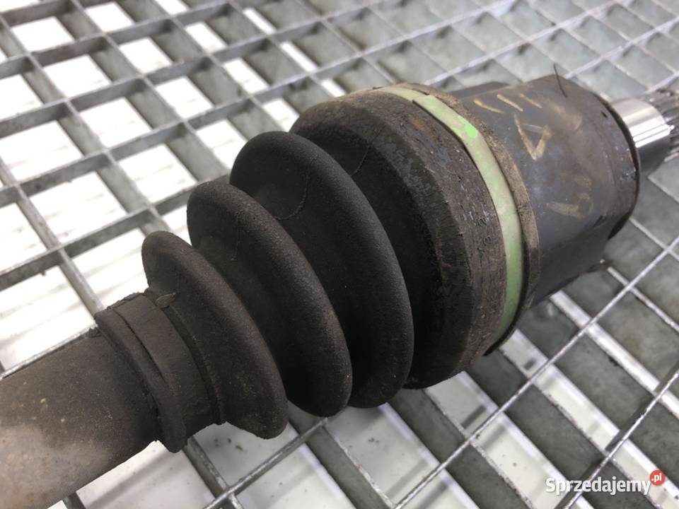 PÓŁOŚ PRAWY PRZÓD MITSUBISHI LANCER VIII 18 143