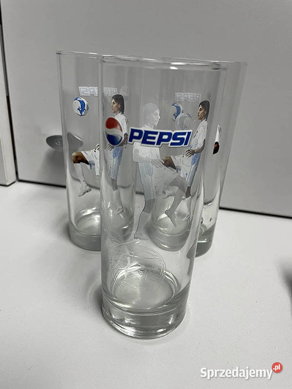 Szklanka kolekcjonerska PEPSI z pilkarzem 03l Kielce