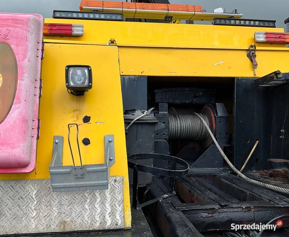 Uzywahy Holownik 6x4 pomocy drogowej Scania P112