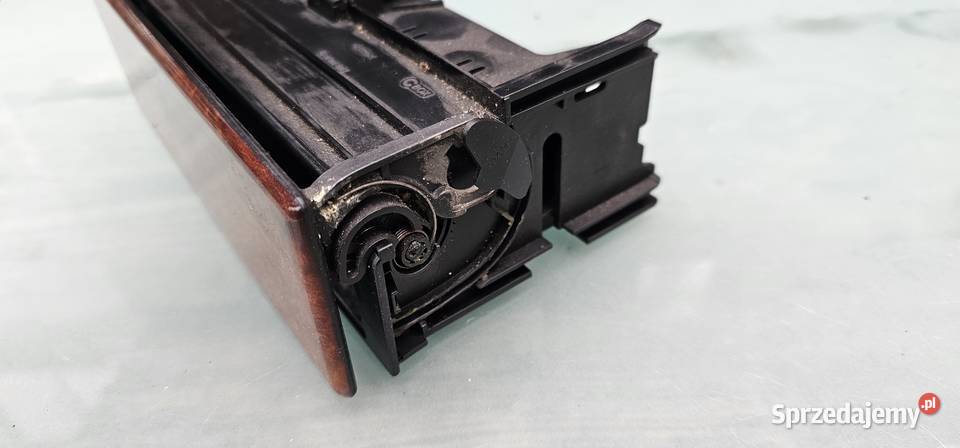 Schowek pod radio mercedes w210 Zbąszyń