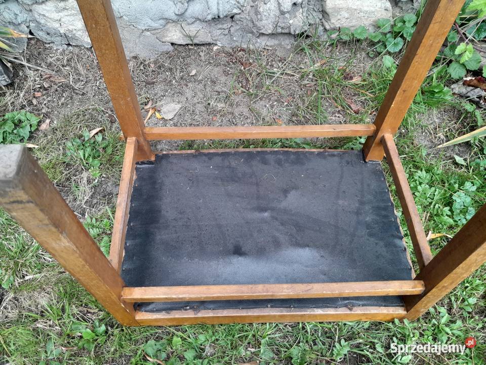 Stary drewniany tapicerowany taboret podnóżek śląskie Dąbrowa Górnicza sprzedam