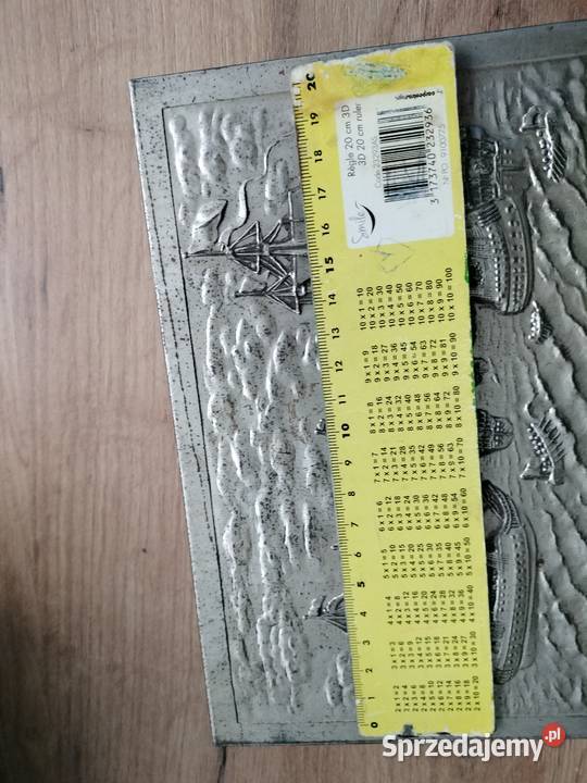 Metalowe pudełko z guzikami statkimetal i karton zachodniopomorskie Choszczno