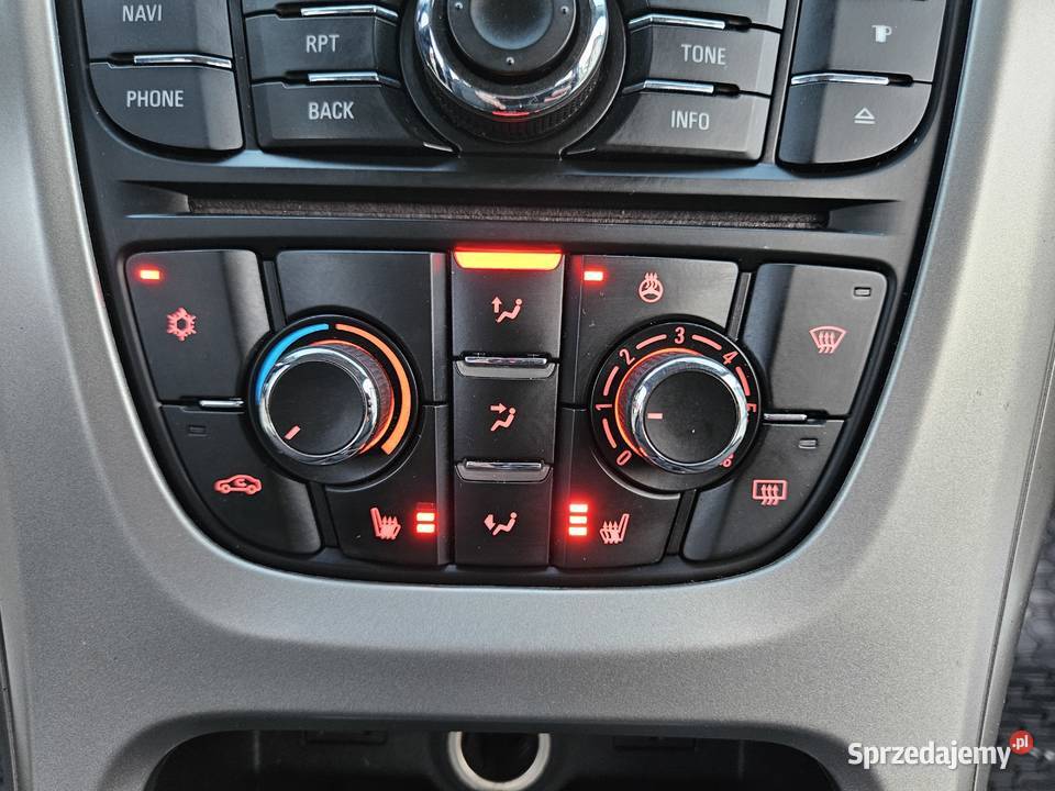 Opel Astra 2011 14T 120 6biegów tempomat serwisowany w ASO Rzeszów