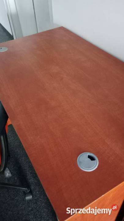 biurko z fotelem obrotowym