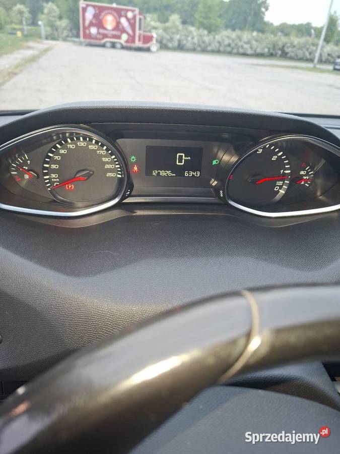 Peugeot 308 SW 16 bluehdi zadbany mały przebieg garażowany Puławy sprzedam