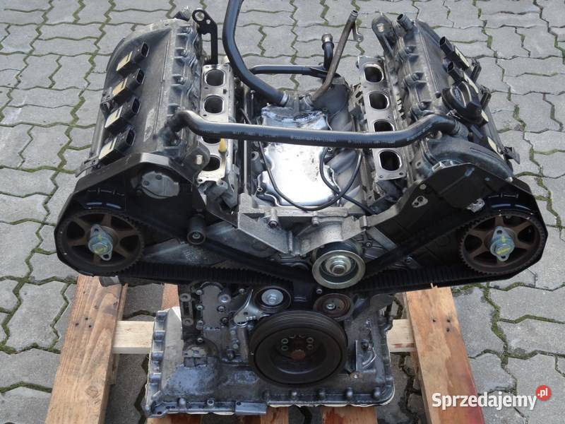 AUDI A8 D2 9902 SILNIK BLOK GLOWICE AKC 37 Przemęt