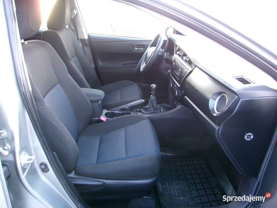 Toyota Auris 13 vvti Klimatronic 48 Rok produkcji 2015 Dolna Grupa
