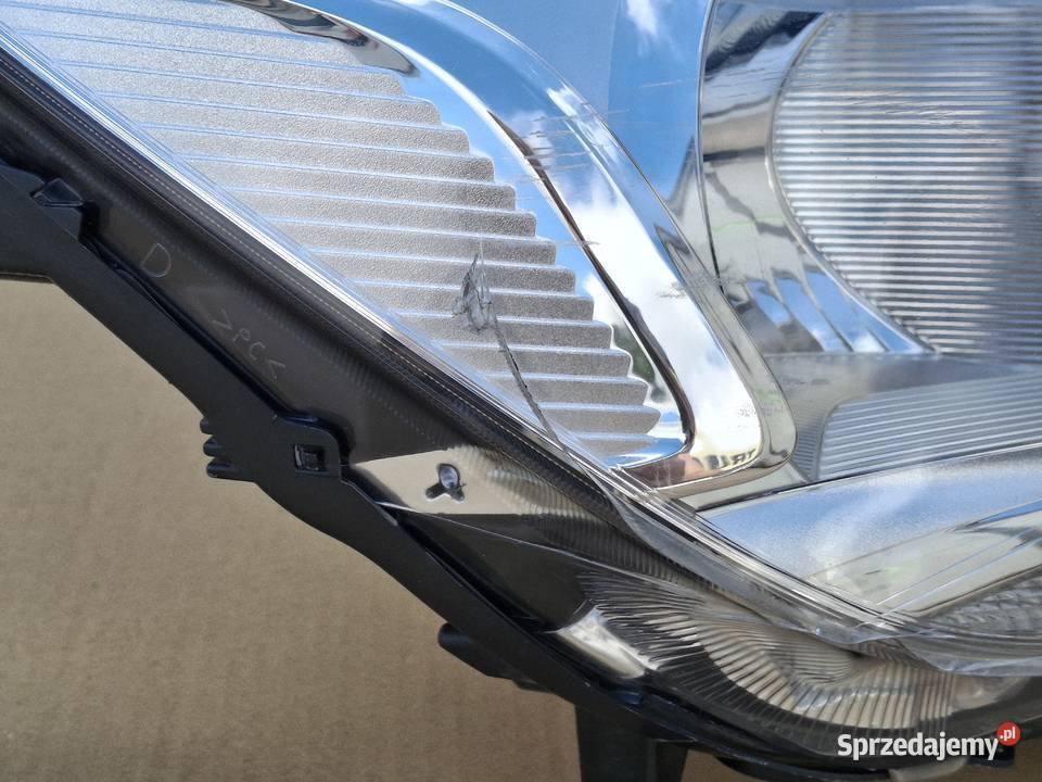 FORD C 2 II REFLEKTOR PRAWY LAMPA PRAWA LED LIFT sprzedam