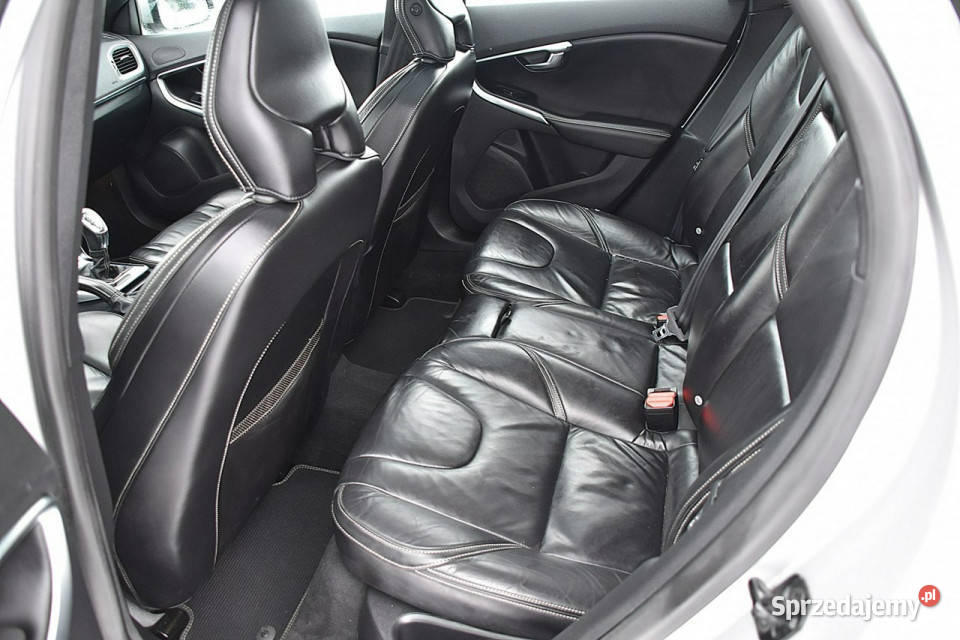 Volvo V40 16D2 115 RDesign Skóra Led Navi XENON Nowe Kucice